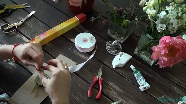 Две техники сборки цветочного браслета смотреть онлайн