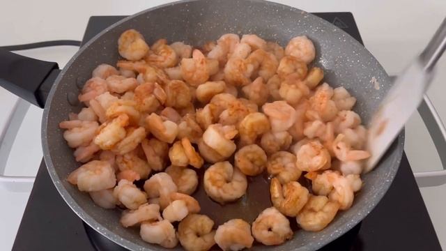ЖАРЕНЫЕ КРЕВЕТКИ С ЧЕСНОКОМ И СОЕВЫМ СОУСОМ! СУПЕР РЕЦЕПТ!?????? смотреть онлайн