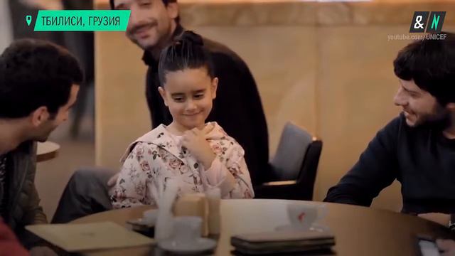 Как относятся к бездомным и благополучным детям на улице смотреть онлайн