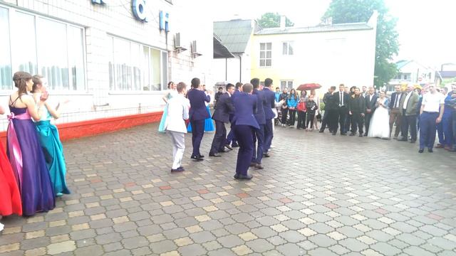 Флешмоб 11 клас Любомльська ЗОШ№2 31 травня 2014 року смотреть онлайн