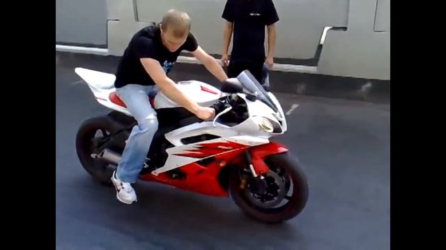 вова первый раз на мотоцикле смотреть онлайн