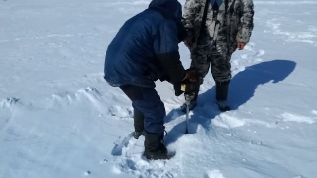 Б.Куяш. 25.03.2018. Тестируем ледобур Виктора Метлева. смотреть онлайн