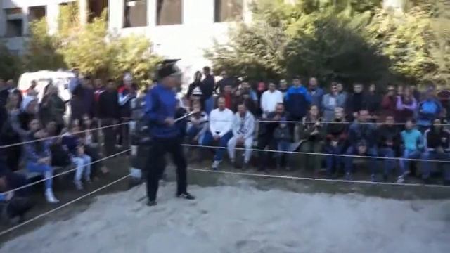 Крутое вЛадение Шашками. Выступление в уЛичных Боях "Стрелка" СаРатов. СКК "Вместе" смотреть онлайн