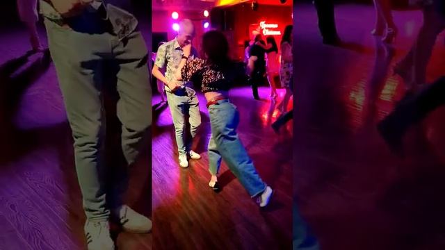 Salsa dancing ;) #salsa #stanciasalsa #xобби #танцы смотреть онлайн