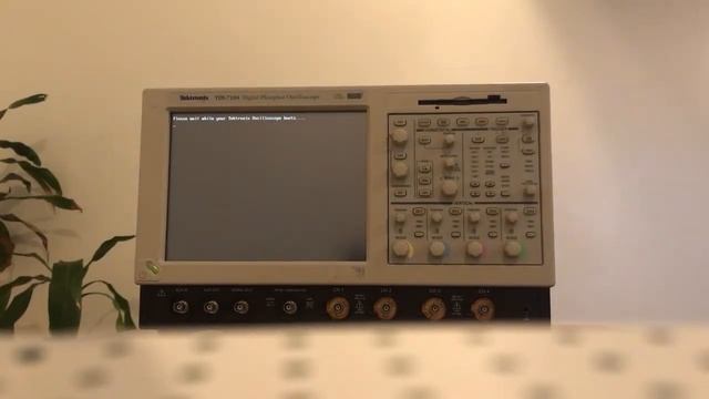 Tektronix TDS7104 Oscilloscope - 1GHz (A# 39520)