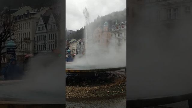 Гейзер (термальный источник) Vřídlo, Вржидло, 72 °C в Карловых Варах, 15 декабря 2019 смотреть онлайн