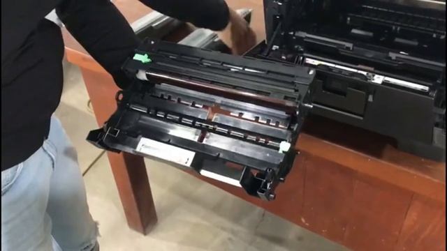 Servicopy gdl - Cambio de Toner en Brother 8950 смотреть онлайн