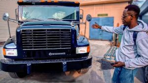 ЧТО МЫ НАШЛИ В СТАРОМ ИНКАССАТОРСКОМ БРОНЕВИКЕ？!