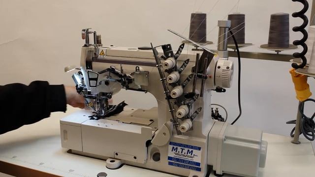 COVERSTITCH (FLAT BED) DIRECT DRIVE WITH AUTOMATIC THREAD TRIMMER