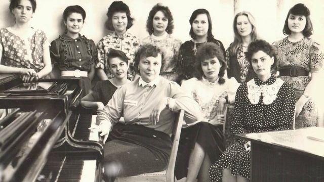 В Год педагога и наставника медиахолдинг «МИГ» продолжает знакомить с учителями Ноябрьска