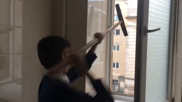 ВЫКИНУЛИ ШВАБРУ С ОКНА-||-ТРЕШ СО ШКОЛЫ смотреть онлайн