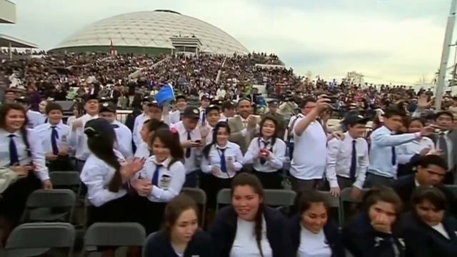 Chile Military Parade, with Chilean Commentator смотреть онлайн