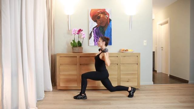 STATIC LUNGES TO SHOULDER PRESS смотреть онлайн
