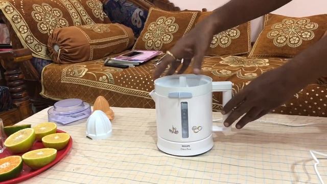 ఎంత మంది కేనా ఆరంజ్ జ్యూస్ చిటికెలో చేసేయొచ్చు Philips Citrus Press HR2775 смотреть онлайн