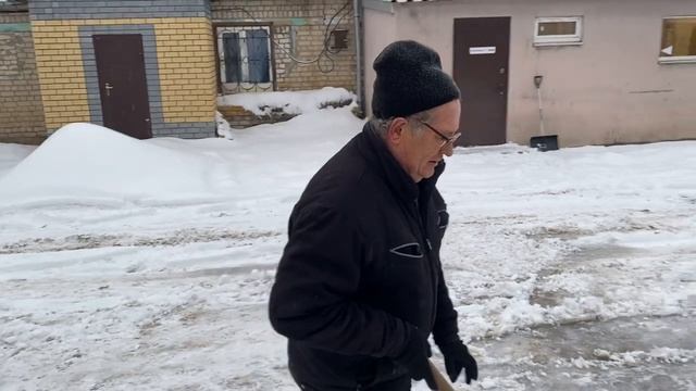 С@ка сосед по гаражу. Иваныч сильно разозлился?? смотреть онлайн