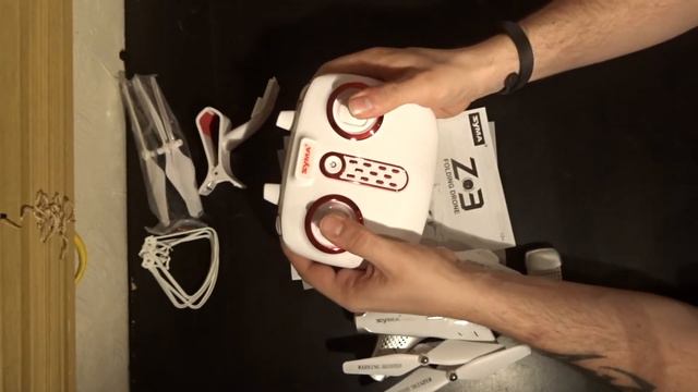 Syma Z3 Optical Flow Quadcopter Unboxing & Overview Video смотреть онлайн