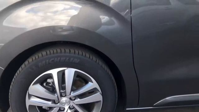 Peugeot Traveller 180 Eat Allure