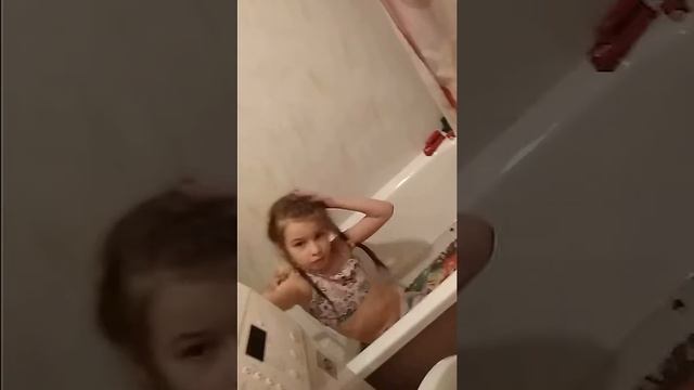 Сколько времени продержится Илона под водой? смотреть онлайн