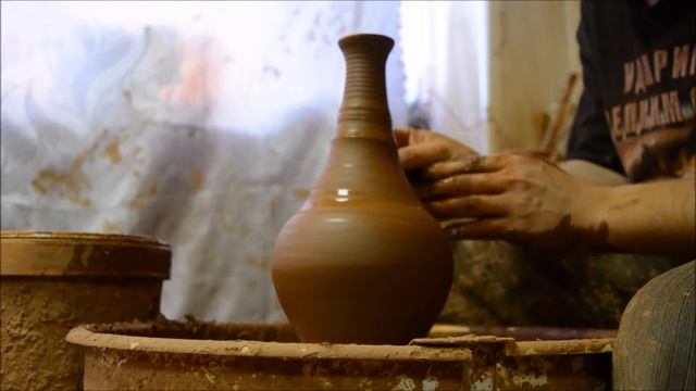 Выкручивание бутылки на гончарном круге смотреть онлайн
