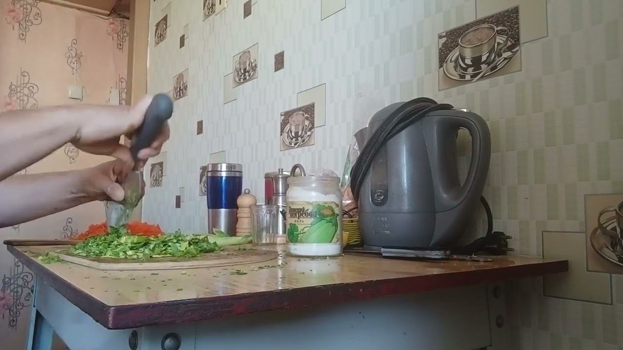 С рюкзаком на коляске