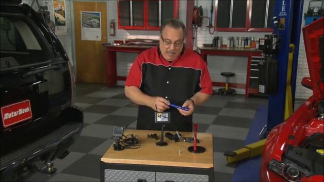 Motorweek Goss' Garage: Magnetic Flashlight смотреть онлайн