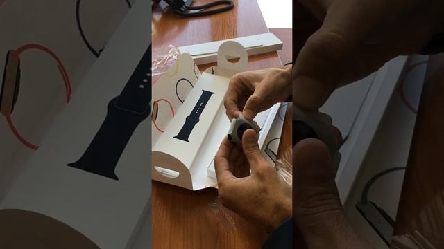 Распаковка Apple Watch SE 44 mm Space grey смотреть онлайн