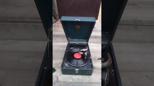 Патефон НКТП г.Ленинград серия 01 1935 г. смотреть онлайн