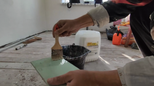 Как проникает грунтовка в обычный и водостойкий гипсокартон