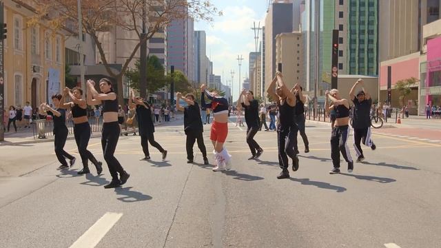 [KPOP IN PUBLIC CHALLENGE] [ONE TAKE] LISA - MONEY - DANCE COVER by IURI | B2 Dance Group смотреть онлайн