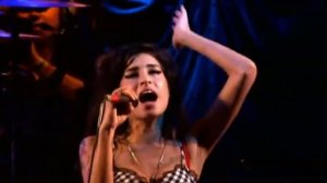 Amy Winehouse - Back To Black  Live in concert in her best performance. R.I.P.
