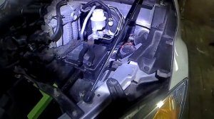 Установка амортизаторов капота на Great Wall Hover H5