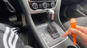 Как переключить АКПП в нейтральную передачу если не заводится автомобиль VW Passat B7