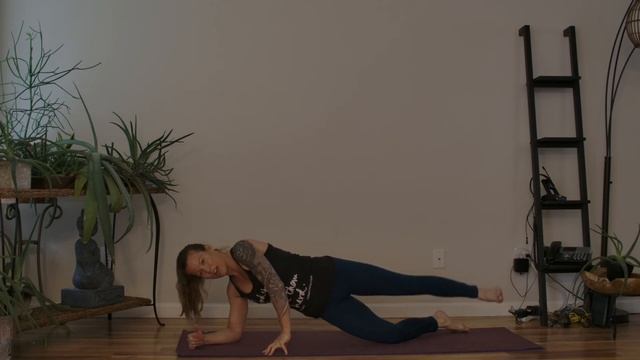 Booty Burn! 10 Minute No Equipment Butt Workout смотреть онлайн