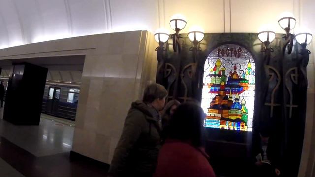 Прогулки по Московскому метро. Часть 3 Cтанция Трубная (subs ENG, RUS) смотреть онлайн