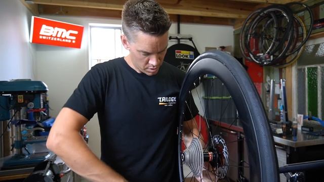The Cheap Chinese Carbon Bike that Backfired смотреть онлайн