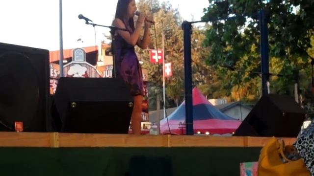 Kellie sings "In Better Hands" by Natalie Grant (cover) смотреть онлайн
