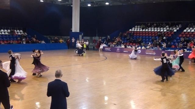 Е класс Юниоры 2+1 1/2 финала стандарт смотреть онлайн
