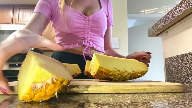 How to peel a pineapple very quickly and easy?? Как почистить ананас очень быстро? смотреть онлайн