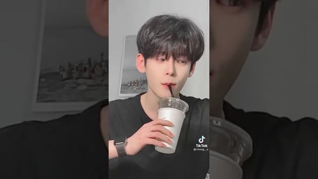 Милые Корейцы в Тик Ток\??Cute Koreans in Tik Tok?? #TikTok #Корея #3 смотреть онлайн