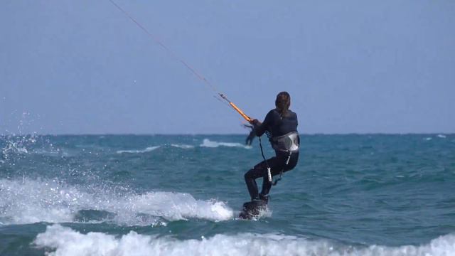Back in Boots - Kiteboarding FREESTYLE & LOOPS смотреть онлайн