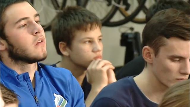 Яркие победы, французский паспорт, новые клубы. Итоги сезона велогонщиков Сивакова и Климовой смотреть онлайн