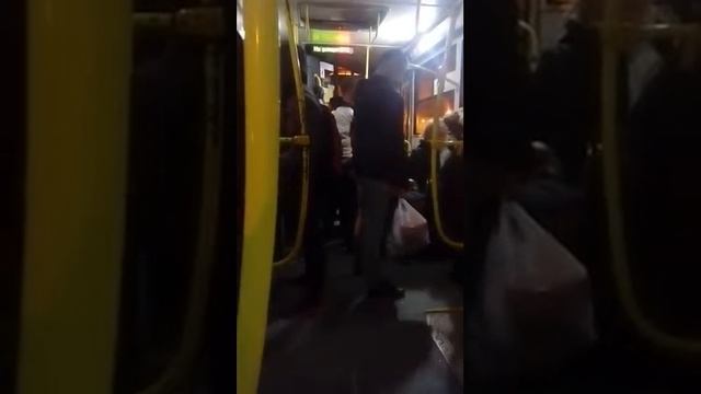 Женщины исполнили песню в маршрутке. Белгород, 7 марта 2017 года смотреть онлайн