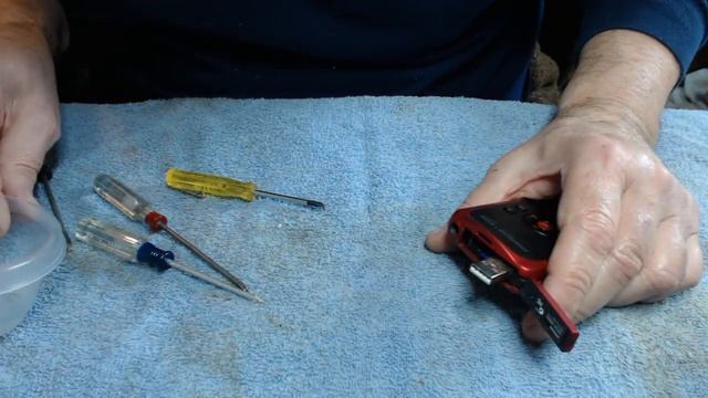Fixing Old64Goat's Samsung HMX-W200 Camcorder Part 1 смотреть онлайн