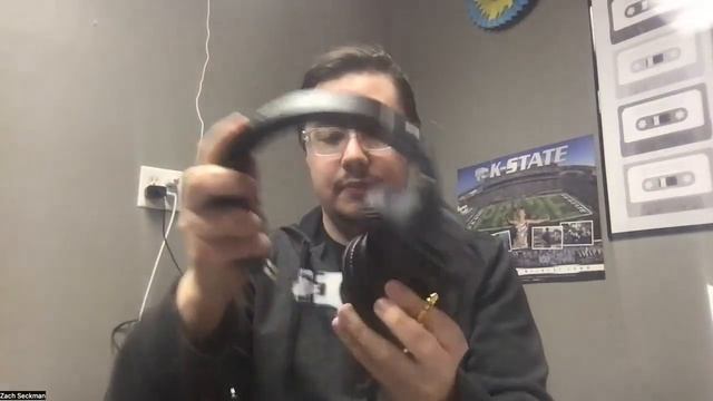 Music Teacher Reviews EP 4: Audio-Technica ATH-M30x Studio Headphones смотреть онлайн