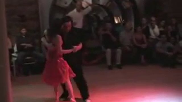 Chicho Frumboli y Juana Sepulveda a Catania il 23 ottobre 2009 (06) - Milonga смотреть онлайн
