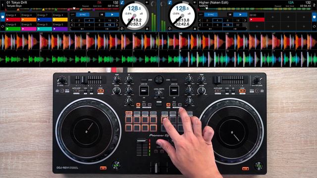 Pro DJ Does EPIC 18 Minute Mix on $269 DDJ-REV1! смотреть онлайн