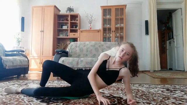 Пресс и ягодицы за 2 недели // Треним по методике Chloe Ting смотреть онлайн