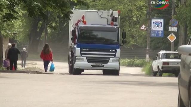 Харцызск получил новый мусоровоз смотреть онлайн