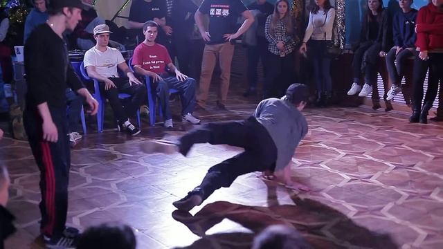 B-boy Demon(Green Dancers) vs B-boy Sam(SCB) смотреть онлайн