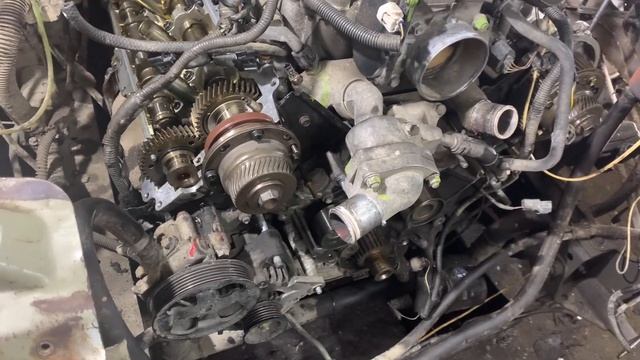 Плановое ТО ДВС Toyota V8 3UZ-FE: регулировка зазора клапанов, замена ГРМ, переклейка поддонов. смотреть онлайн